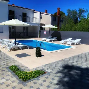 https://villa-lord.pula-hotels.org
